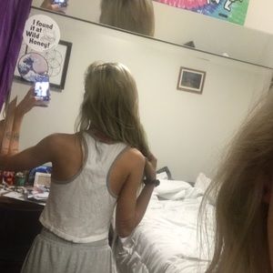 Forever 21 Tops - Cute graphic cropped tank Forever 21 Tops - Cute graphic cropped tank